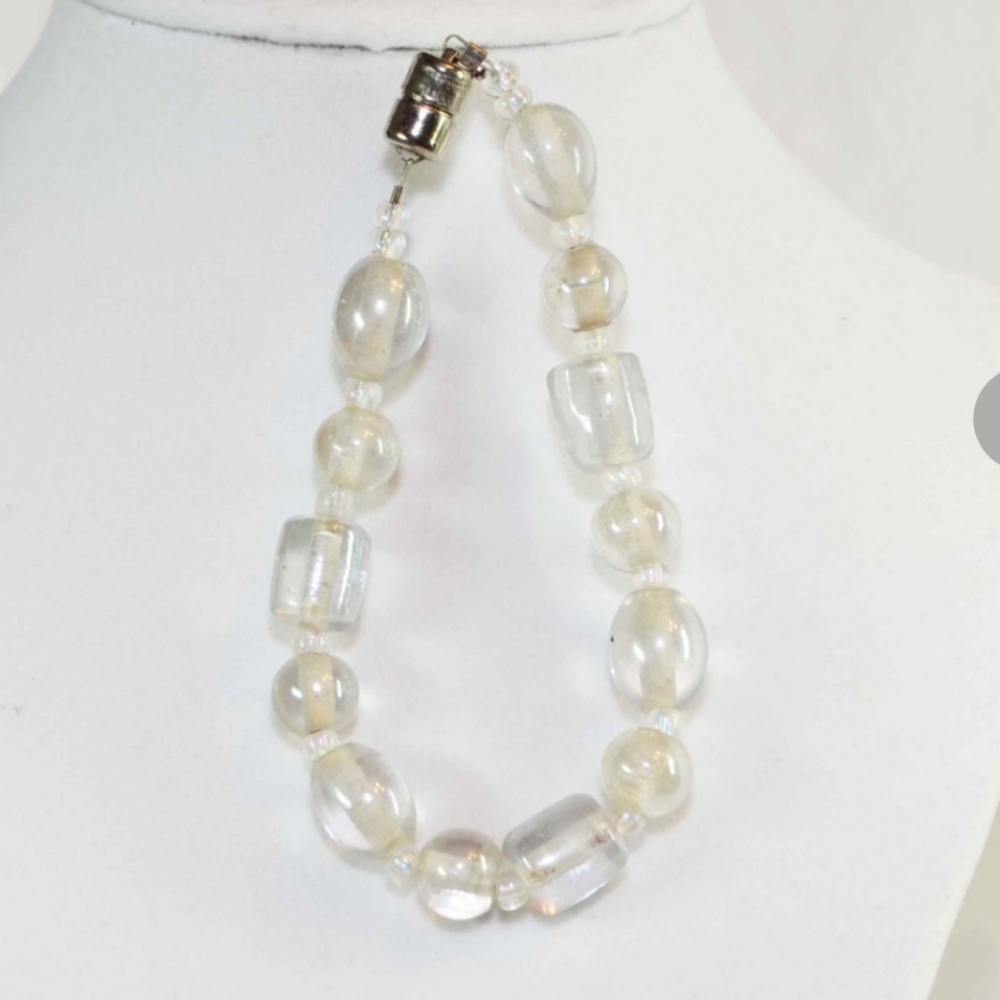 Beautiful Handmade Beaded Bracelet - Picture 2 of 7